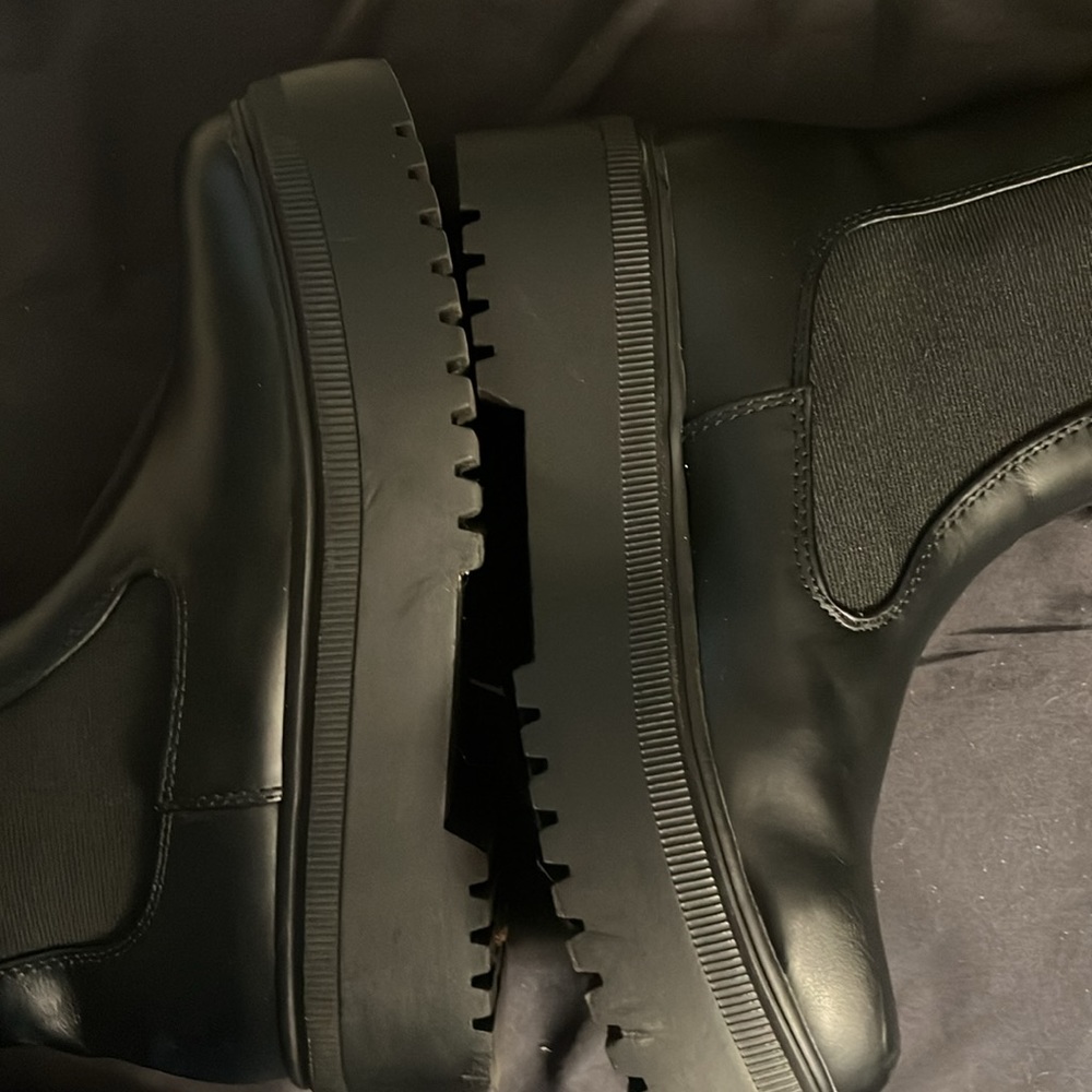 Platform Boots 🖤🖤 - Picture 3 of 7